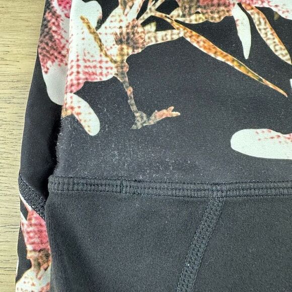 Athleta Salutation Stash Pocket Floral Magnolia Tight - Picture 7 of 8